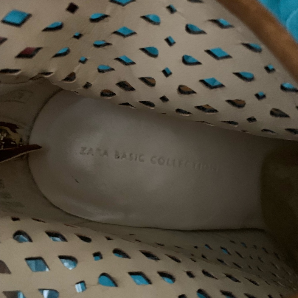 Zara Basic Collection -Heeled Booties - Picture 10 of 10